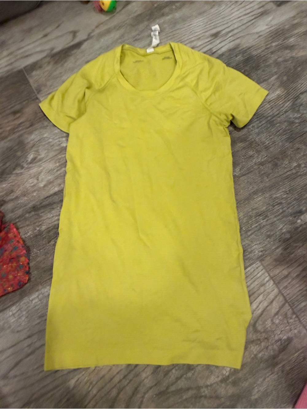 lululemon athletica Short Sleeve Scoop Neck Dress in Lime Yellow